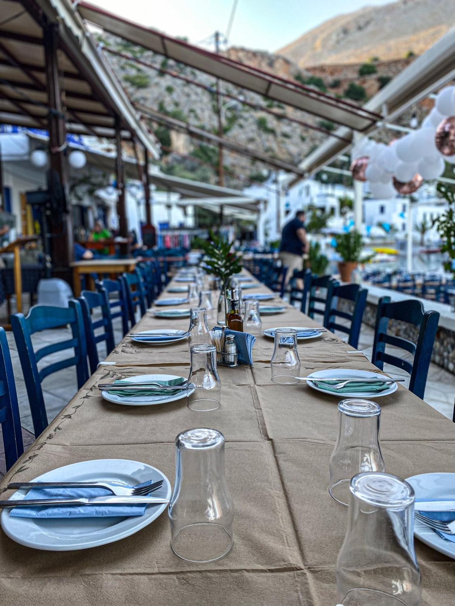 The Blue House Hotel Лутро Екстериор снимка